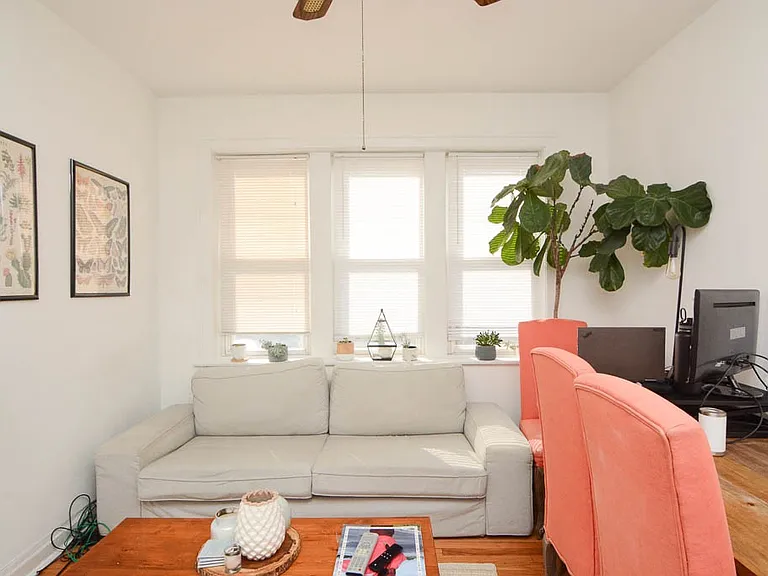 1933 W Crystal St #2A — Photo 7