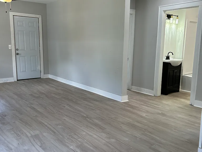 223 Herbert Ave — Photo 4