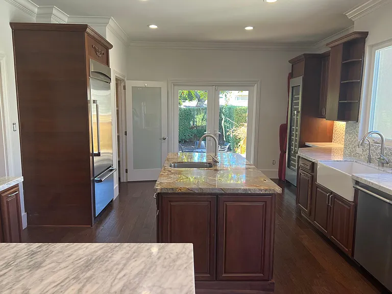 2108 Hillside Dr — Photo 11