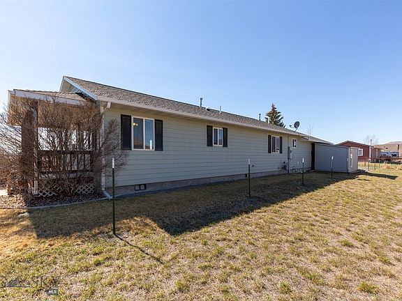 3rd image of 724 3rd Ave W