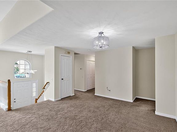 5th image of 822 Point Way