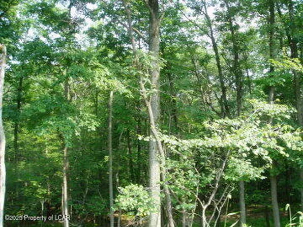 9 Turnberry Ln, Hazle Township, PA 18202