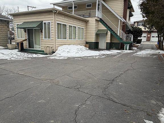 3rd image of 307 Main St