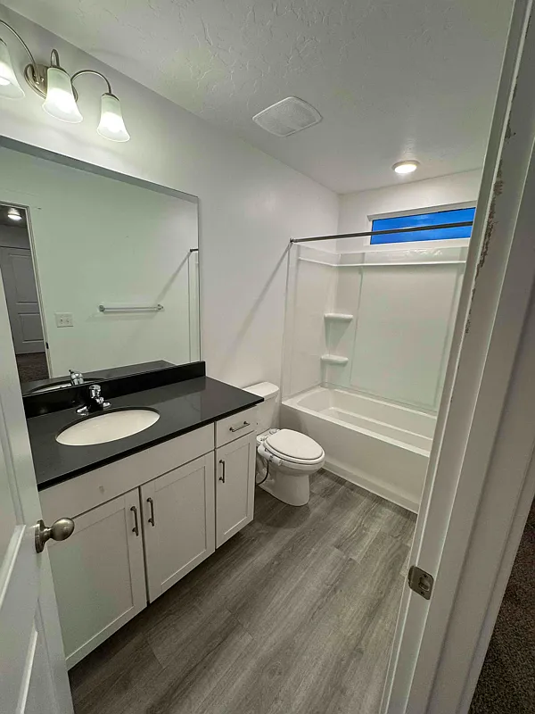 3 bed, 2.5 bath, 2170 sqft, $2,200 — Photo 4