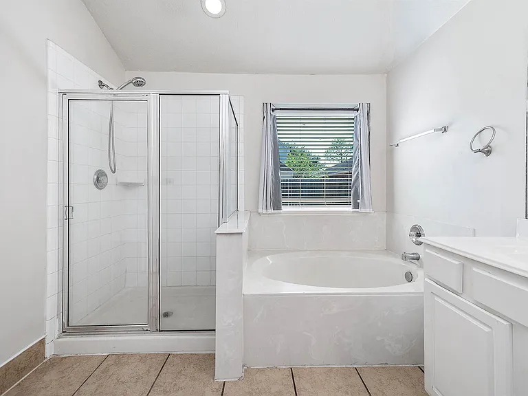 3347 Pebble Beach Ln — Photo 22