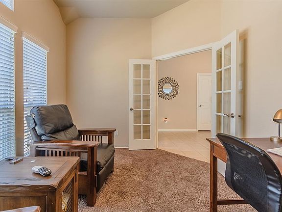 5th image of 236 Brighton Dr