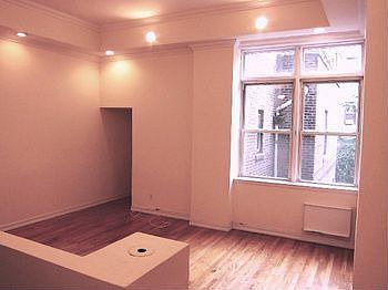 4th image of 264 W 77th St APT 4