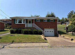 202 Crystal Ln, Weirton, WV 26062