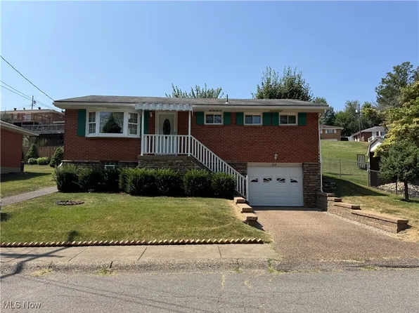 202 Crystal Ln, Weirton, WV 26062