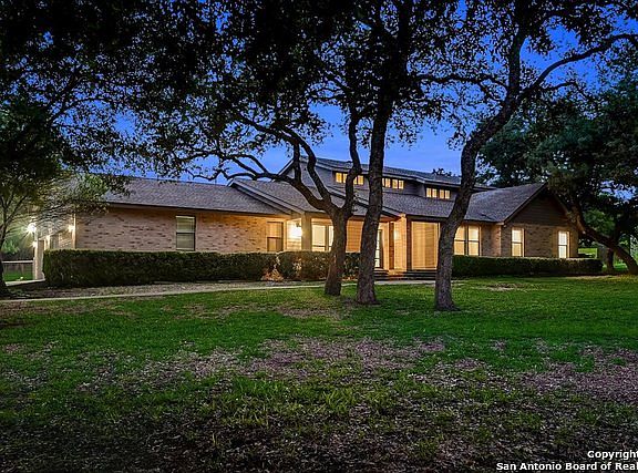 2nd image of 8642 CLASSIC OAKS LN