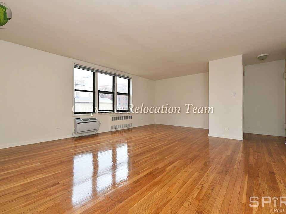 1st image of 3060 Crescent St APT 3J