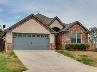 4000 Oakwood Ct, Aubrey, TX 76227