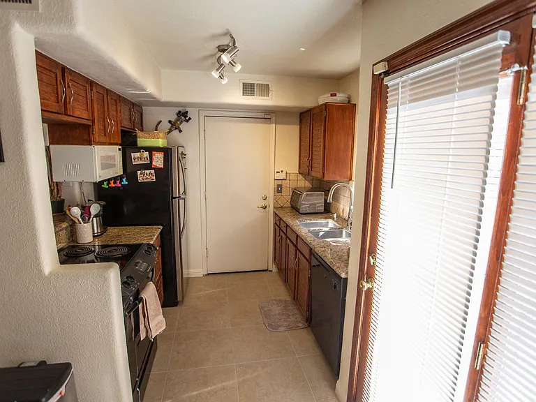 5665 W Galveston St #32 — Photo 3