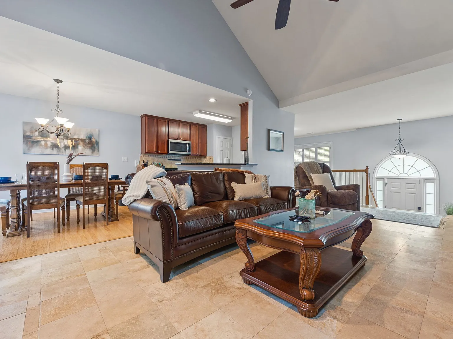 3 bed, 2168 sqft, $4,000 — Photo 2