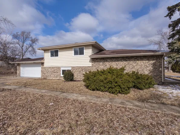 18008 Edwards Ave, Country Club Hills, IL 60478