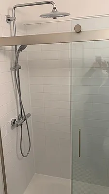 Rented by Bravestream Realty Corp. | media 16