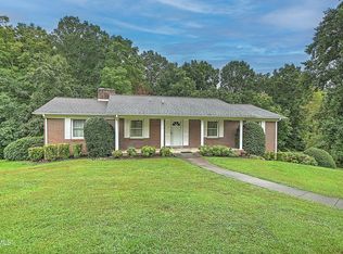 317 Twin Hills Dr, Kingsport, TN 37660