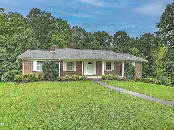 317 Twin Hills Dr, Kingsport, TN 37660