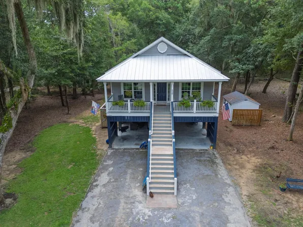 520 Palmetto Pointe Rd, Edisto Island, SC 29438