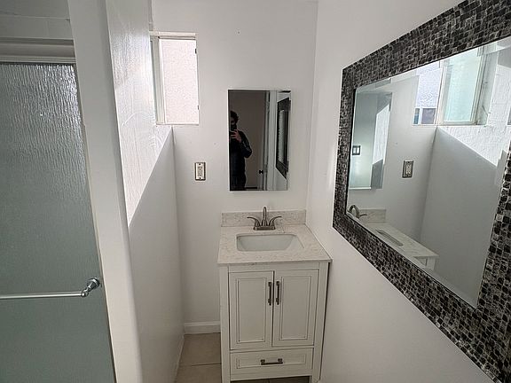 3rd image of 317 N Mott St