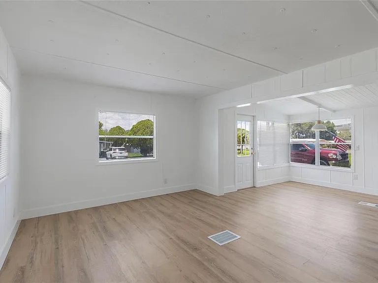 814 Roseapple Ave — Photo 4