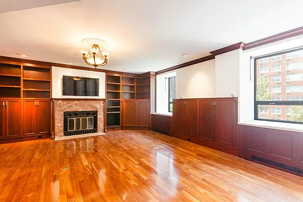 Sold by Real Direct | media 13