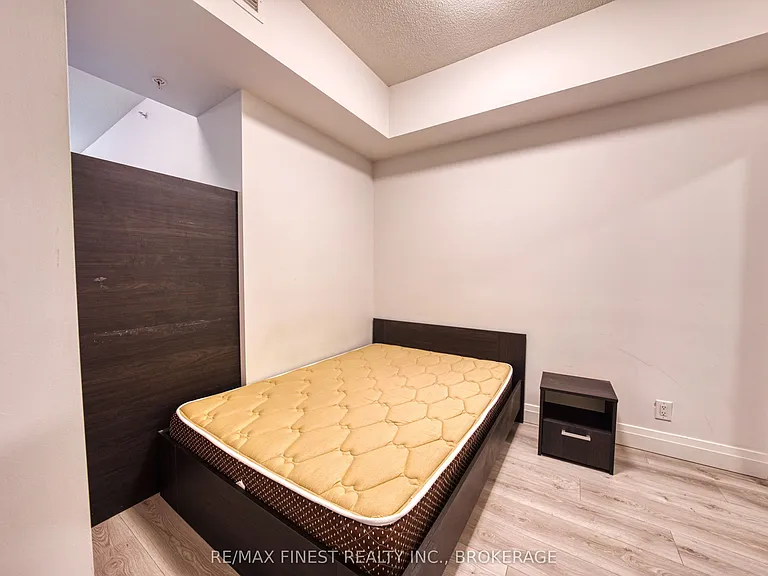 652 Princess St #622 — Photo 15