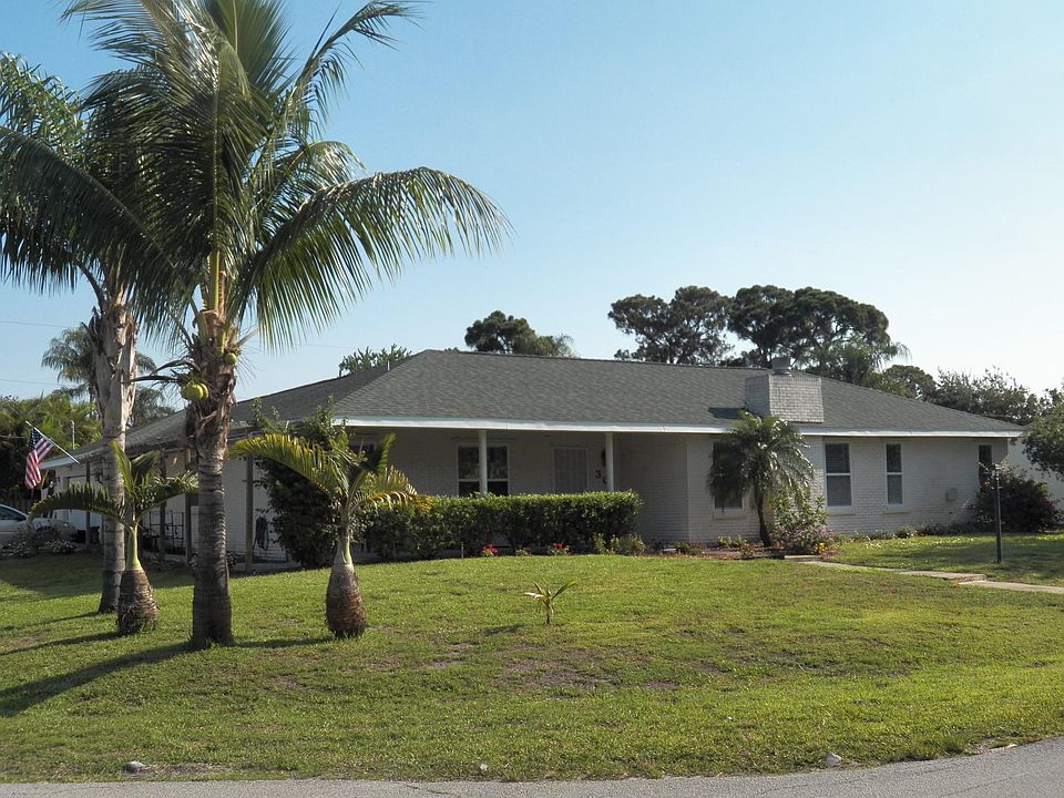 1st image of 301 SE Crosspoint Drive