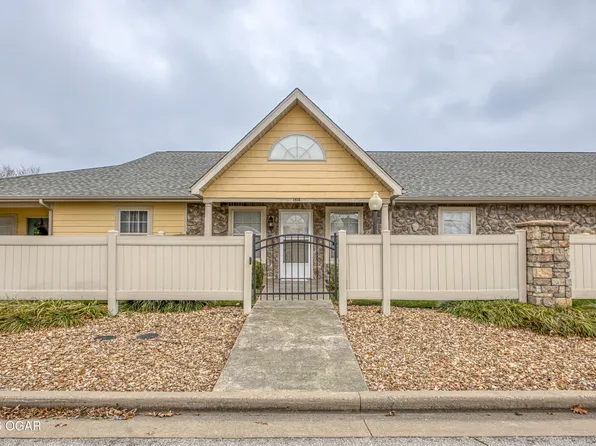 1814 Buena Vista Ave, Carthage, MO 64836