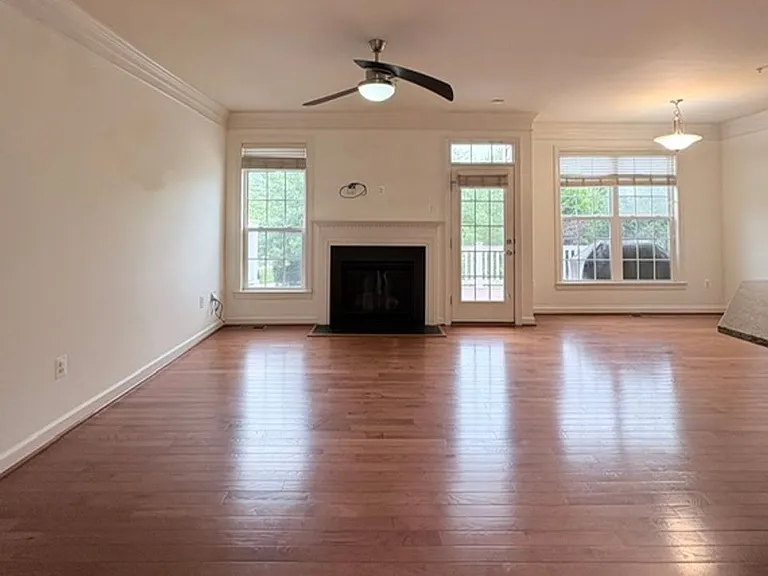 121 Autumn View Dr — Photo 10