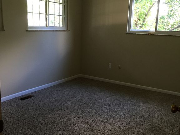 4th image of 1012 Hazel Ave