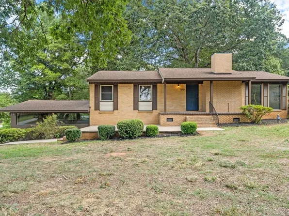 1001 Oak Dr, Pendleton, SC 29670