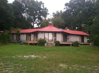 1458 Horseshoe Cove Rd, Waverly, GA 31565