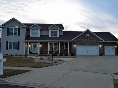 8 Winterberry Ct, Washington, IL, 61571