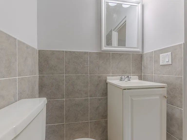 5824 McKinley St #2 — Photo 8