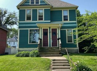 527 W 8th St #1, Davenport, IA 52803