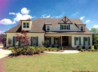 360 N Main St, Pontotoc, MS 38863