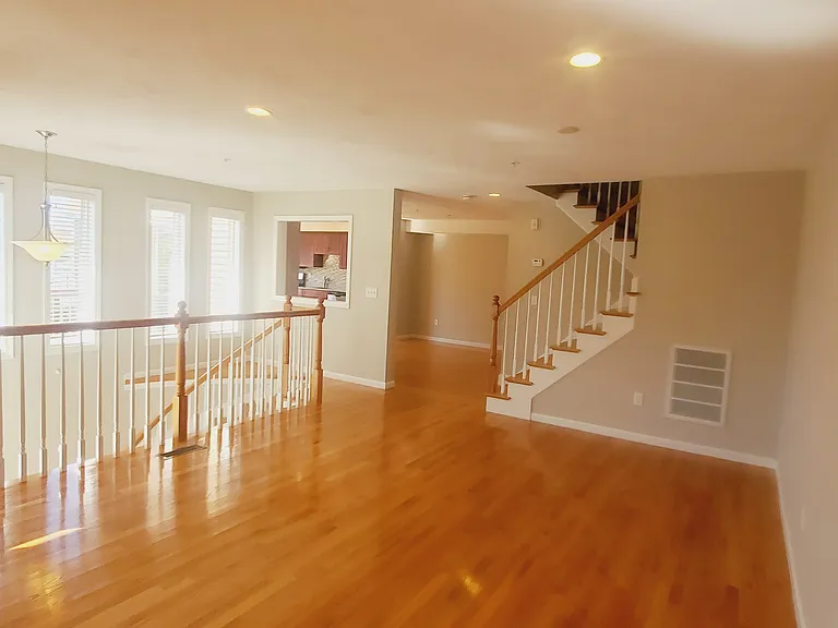 22 John Hancock Dr — Photo 4