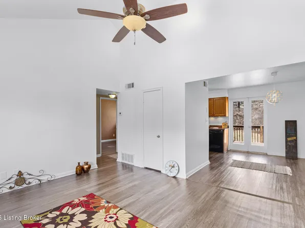 4109 Stoneview Dr APT 4, Louisville, KY 40207