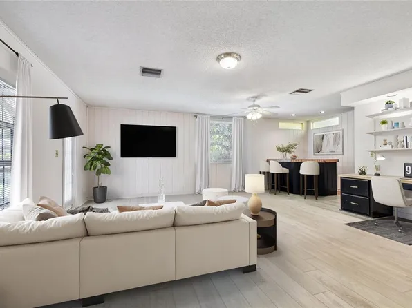 12520 Saint Charlotte Dr, Tampa, FL 33618