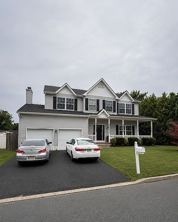 1st image of 44 Marlow Ave