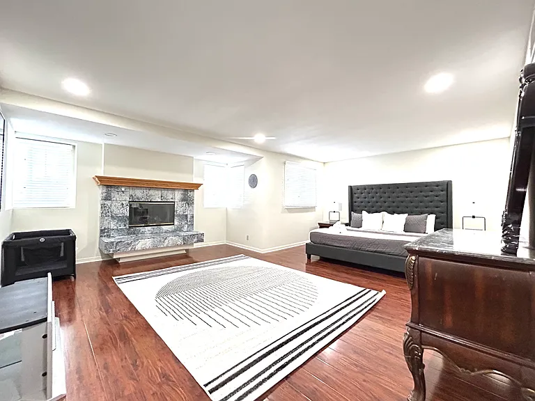 18210 Hatteras St — Photo 6