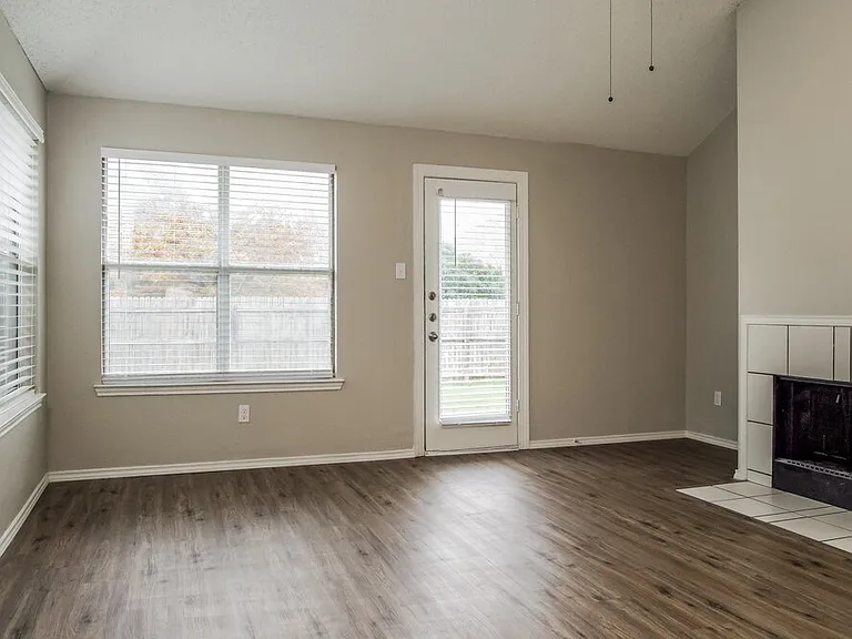 2864 Concho Trl — Photo 8