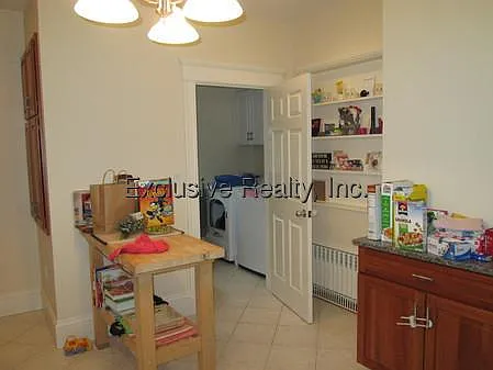 3 bed, 2100 sqft, $3,400 — Photo 4