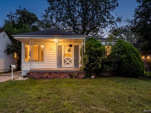 1215 Center St, Inkster, MI 48141