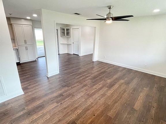 5th image of 4335 Pleasant Dr