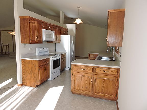 5th image of 9832 Terrace Ct E APT E2