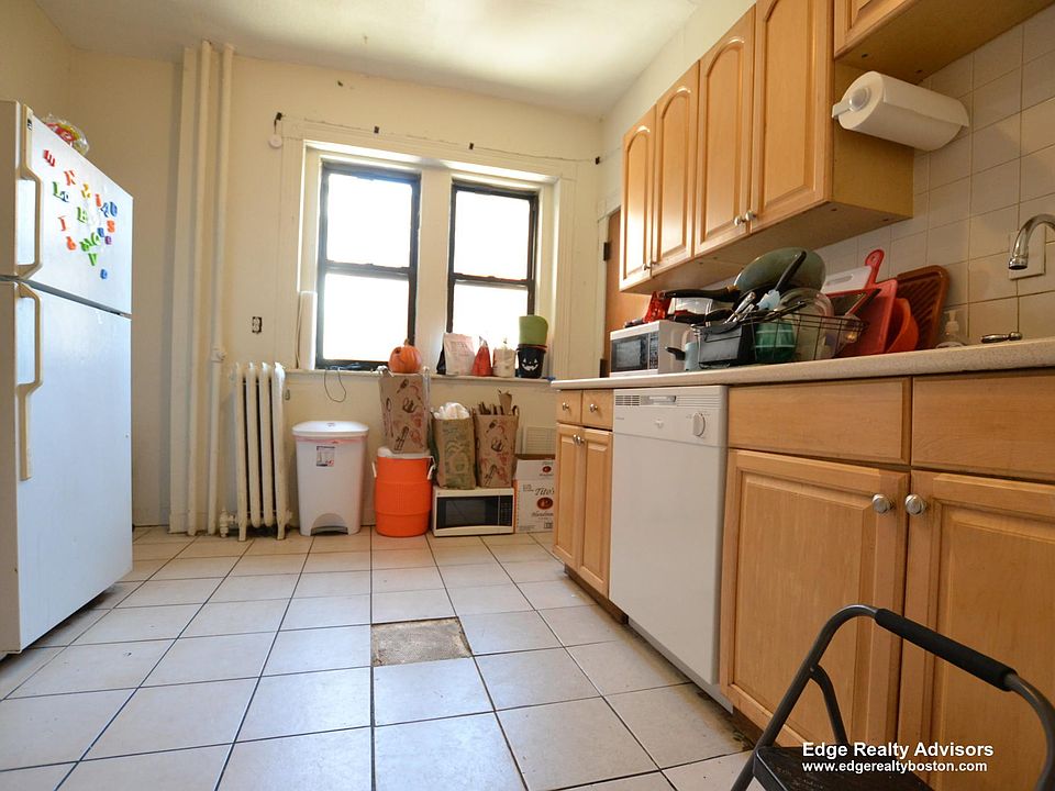 1st image of 2 Glenville Ave #2