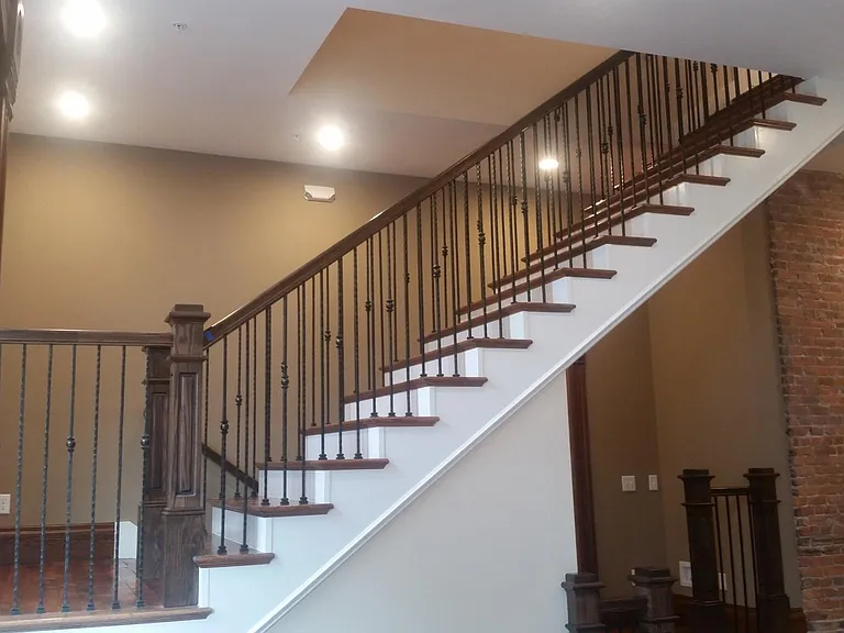 114 E University St — Photo 14