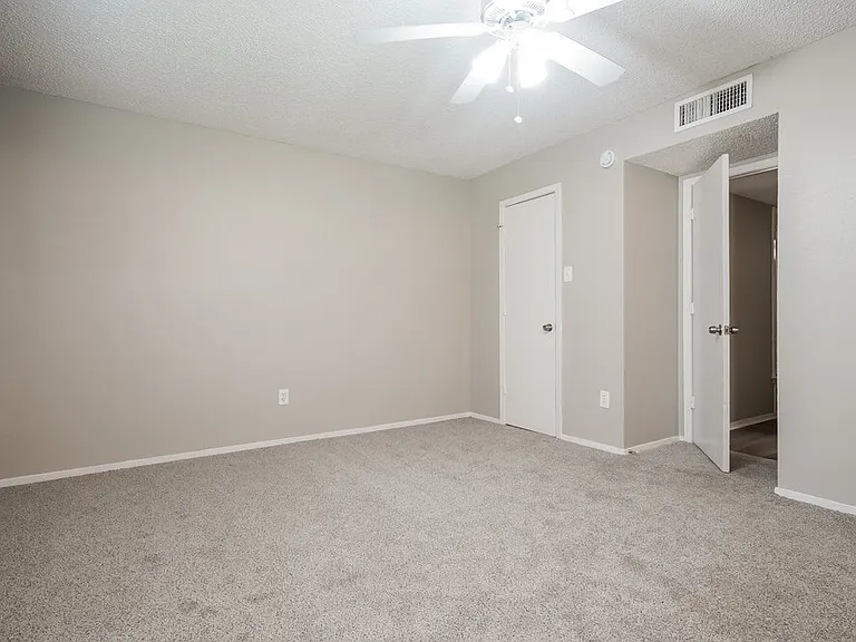 618 Thornwood Trl — Photo 9